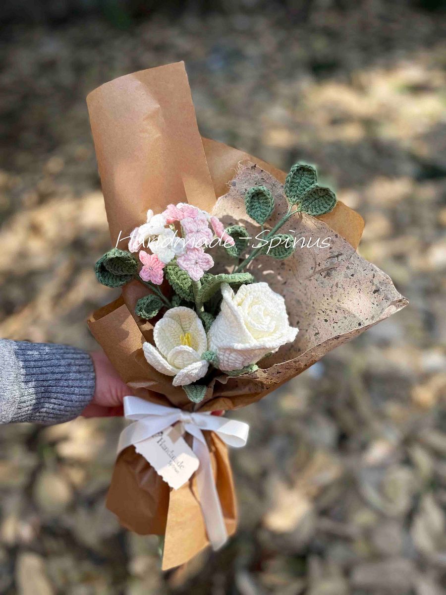 White Rose Fresh Romantic Crochet Knit Bouquet product image (2)