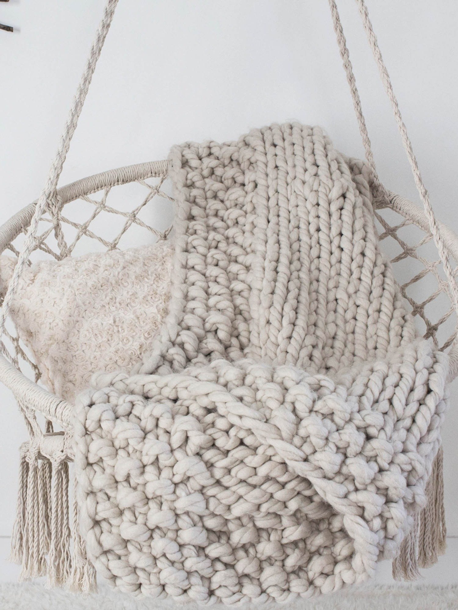 Jumbo Knit Throw Blanket - Snuggled Up product image (2)