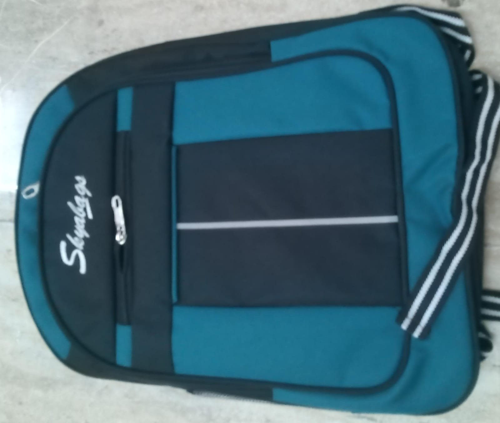 school bag product image (1)