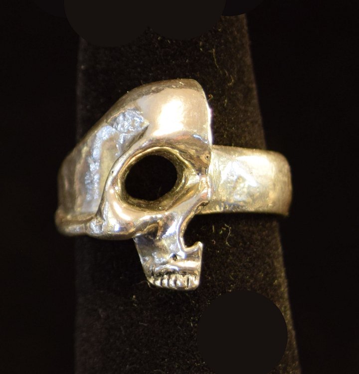 HALF SKULL RING product image (1)