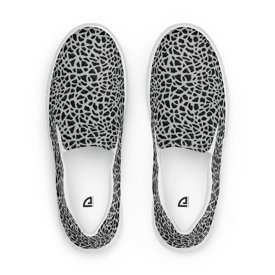 Giraffe Pattern Woman Canvas Shoes product image (1)