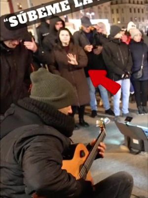 „Súbeme la radio”  #enriqueiglesias #subemelaradio #imadfares #spanishguitar #latino  #reggiton #bailar #ritmo #guitarfingerstyle #guitarsolo #dancelatino #guitarskills #guitar #shorts #itiktok 