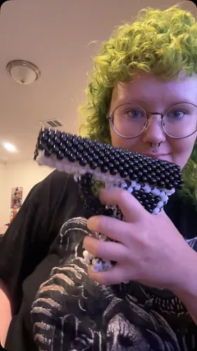 Kandi Gun!!! Tutorial by makotohotcheeks on tik tok!
.
.
.
#kandi #kandigun #kandipewpew