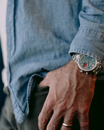 The @nomos_glashuette Club Sport Neomatik Worldtimer Glacier doesn’t need diamonds or hype to turn heads — it’s pure design i...