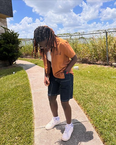 i dripped so hard i had to get another cat. taking name suggestions in the comments 🤭