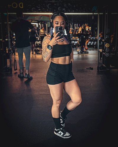 Core & Mobility Day 🫡 Honestly my least favorite of the week, but progress must be made 😈 I’m glad to see the middle cut in m...