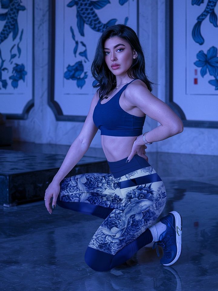 Koi-Porcelain-yoga leggings product image (2)