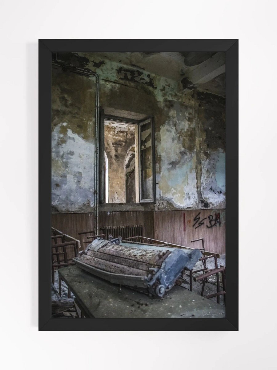 Print Fine Art - Echoes of Ink – Rusted Typewriter in Abandoned School-Urbex Italy product image (1)