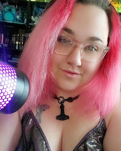 Leaving my comfort zone!... Help...
I am LIVE!!!
#RogueEnergyAffiliate #BlerpSoundAlerts #FemaleStreamer #FemaleGamer #Throne...