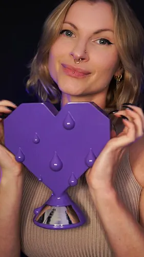 Thank you everyone who has watched over years!
Thank you @twitch for sending me this #bleedpurple statue! What a great way to...