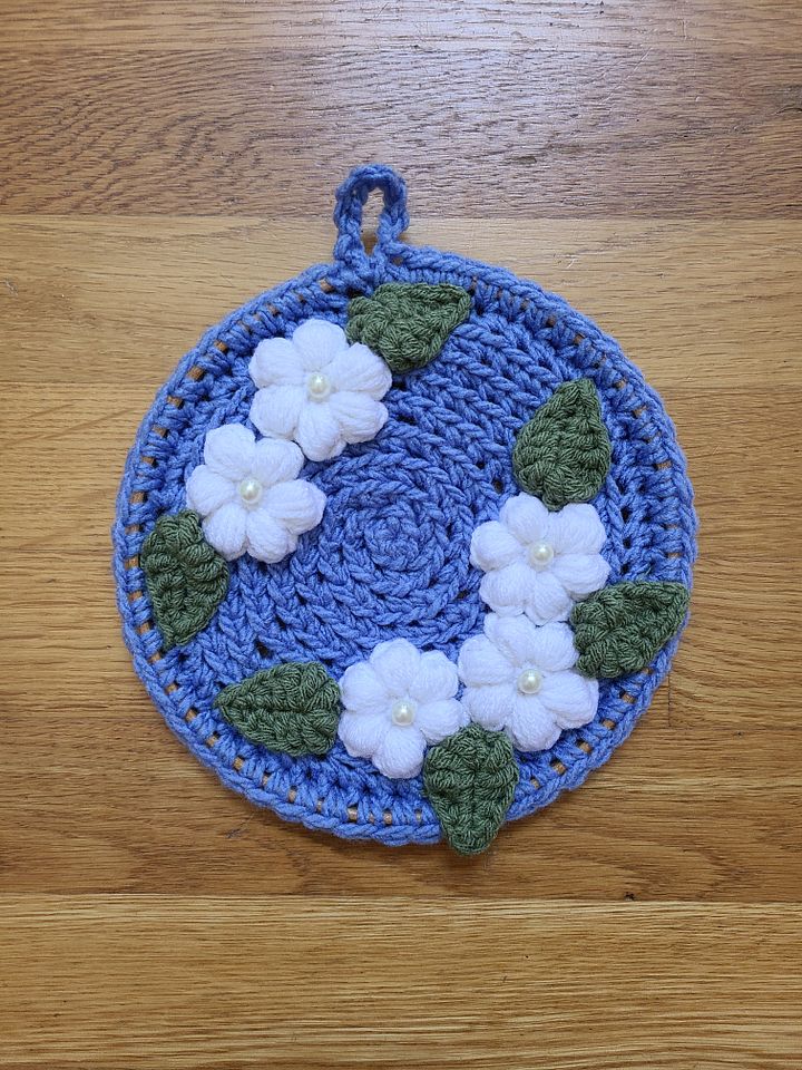 Small White Flower Wall Decor product image (1)