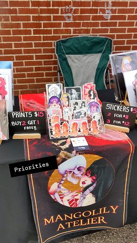 Immediately found out what they were 🤭

#artistalley #artmarket #canipetthatdog #smallbusiness