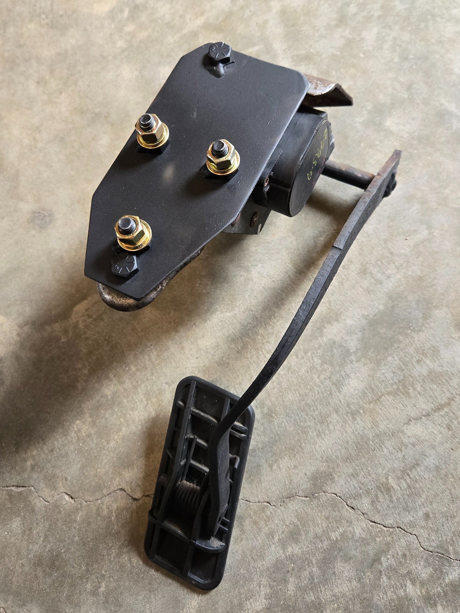 UTX LS Swap Accelerator Pedal Adapter Plates product image (3)