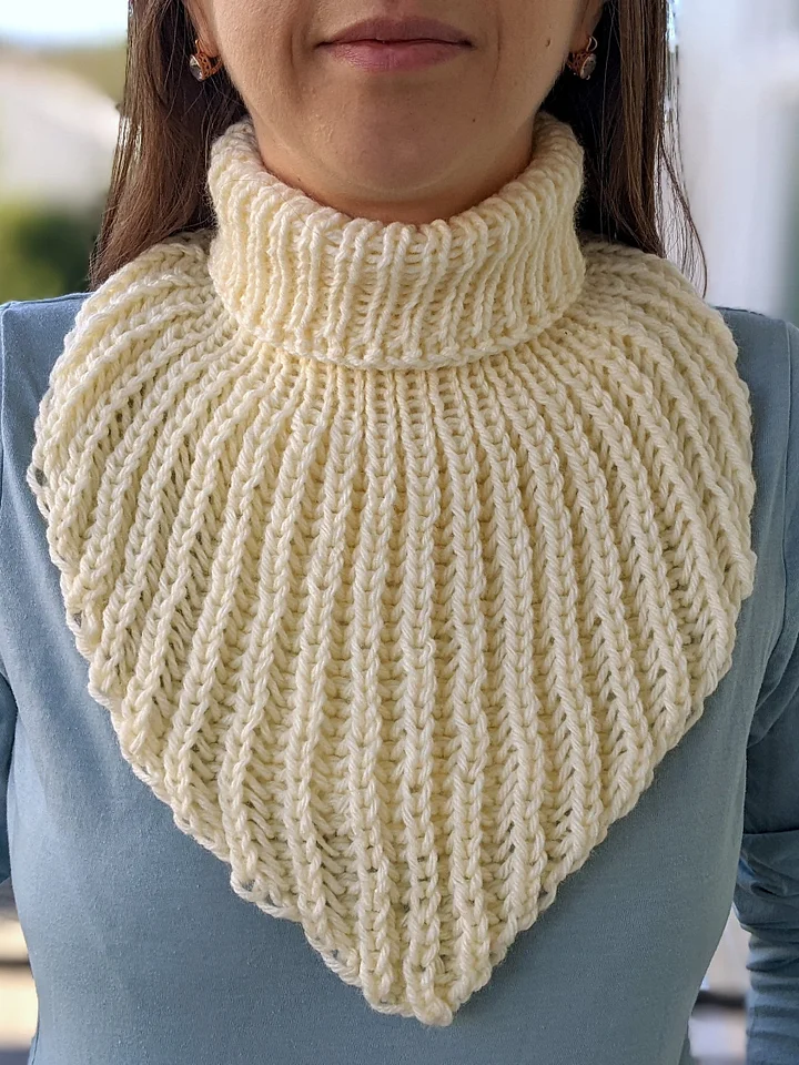 Ribbed Winter Dickey Knitting Pattern product image (1)