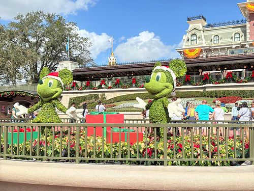 We had a great time today hanging out over at Magic Kingdom. I wanted to thank everyone for joining us and I hope you had a g...
