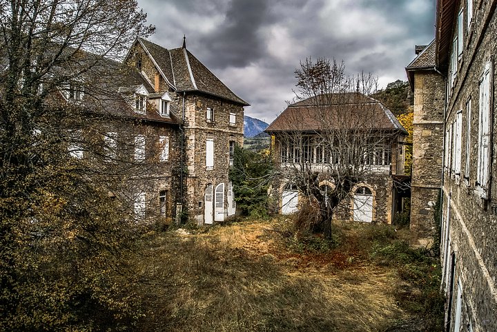 FINE ART PRESTIGE – THE LOST SANCTUARY OF THE PADRE CASTLE – LIMITED EDITION product image (1)
