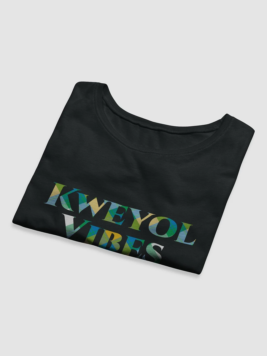 Kweyol Vibes Crop Tee product image (22)