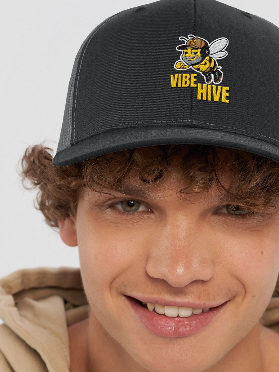 Buzzy Beats Snapback product image (32)
