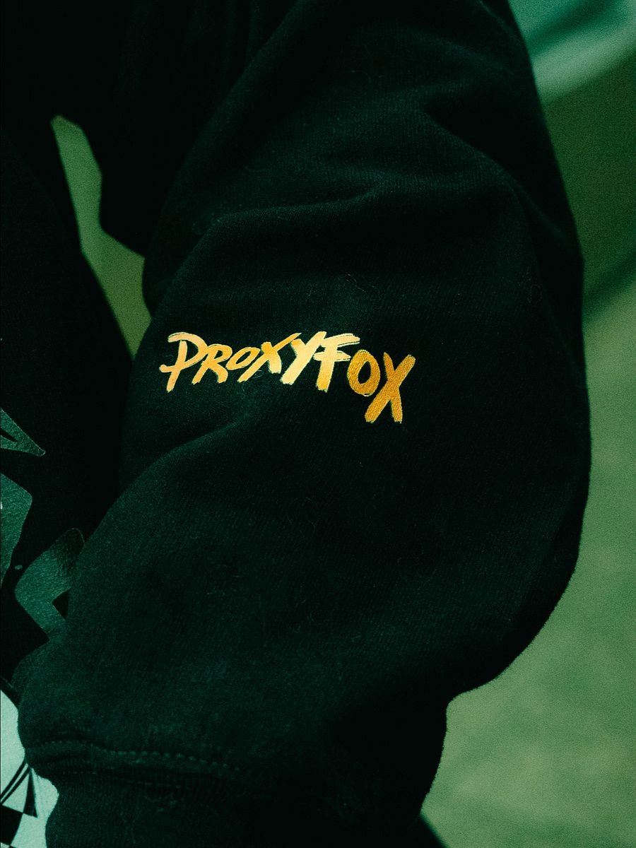 Heavy is the Crown - Sweatshirt product image (4)