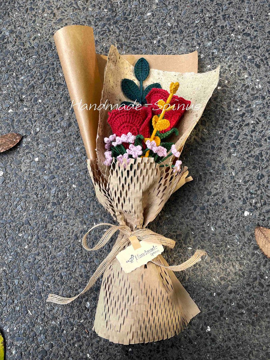 Confessions of Red Roses Crochet Knit Bouquet product image (4)