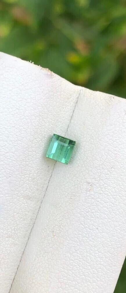 NATURAL TOURMALINE GEMSTONE FOR WIRE WRAP SQUARE SHAPE APPLE GREEN, 0.50 CARAT product image (1)