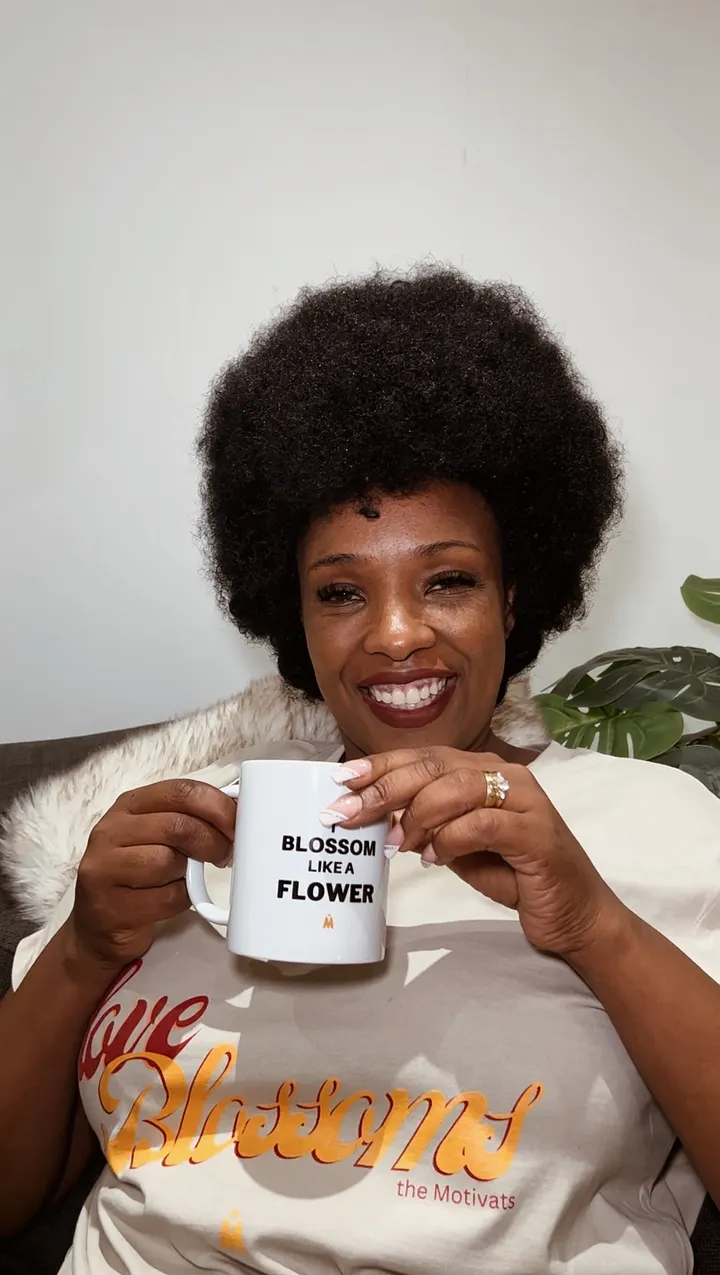 The Motivats - White Glossy Mug - I blossom like a flower (BLACK FRIDAY SALE) product image (2)