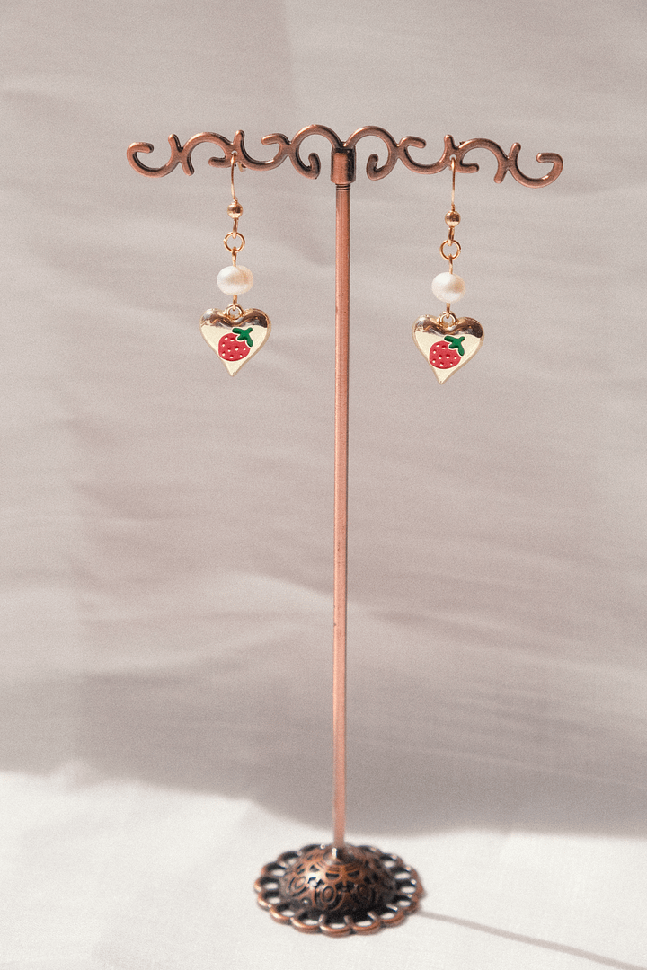 Strawberry hearts - Pearl earrings 🍓♡ product image (2)