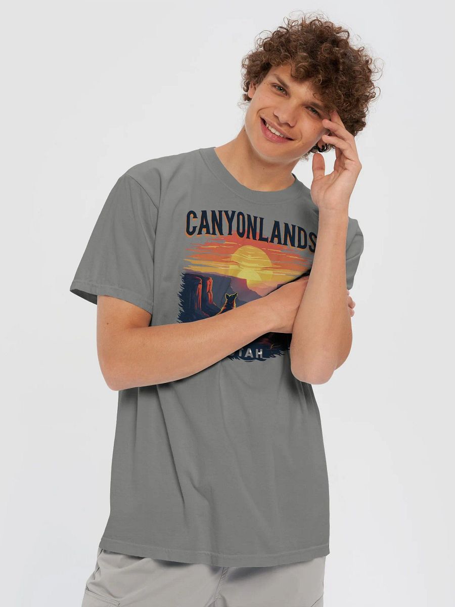 Canyonlands Howling Wolves T-Shirt product image (15)