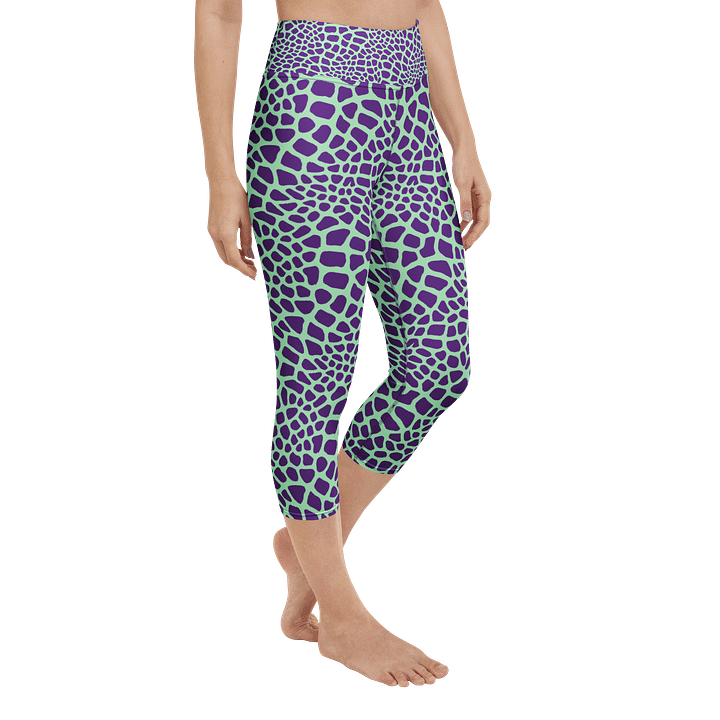 Green Giraffe Capri Leggings product image (2)