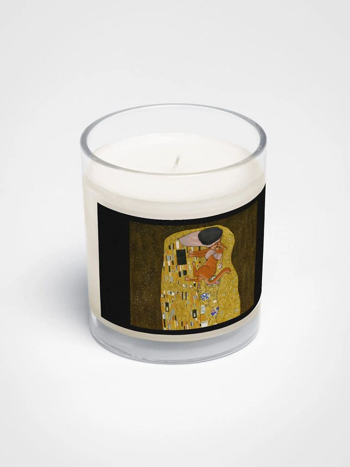 The Reluctant Kiss Candle product image (2)