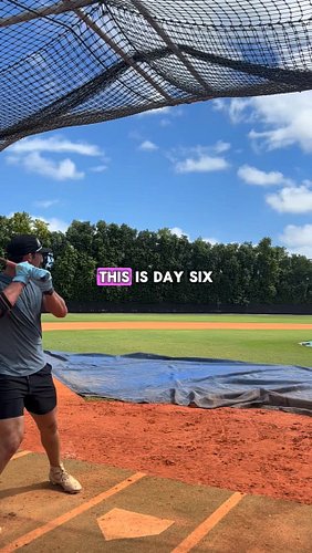 Hitting one home run every day until the Marlins let me head on their field - day 6
#baseball #homerun #baseballreels #mlb #c...