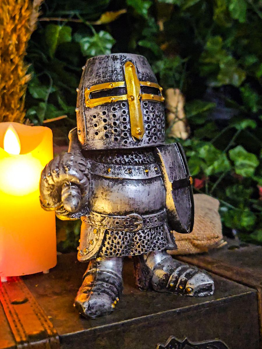 The Armored Kingdom King's Guard Knight Collectible product image (2)