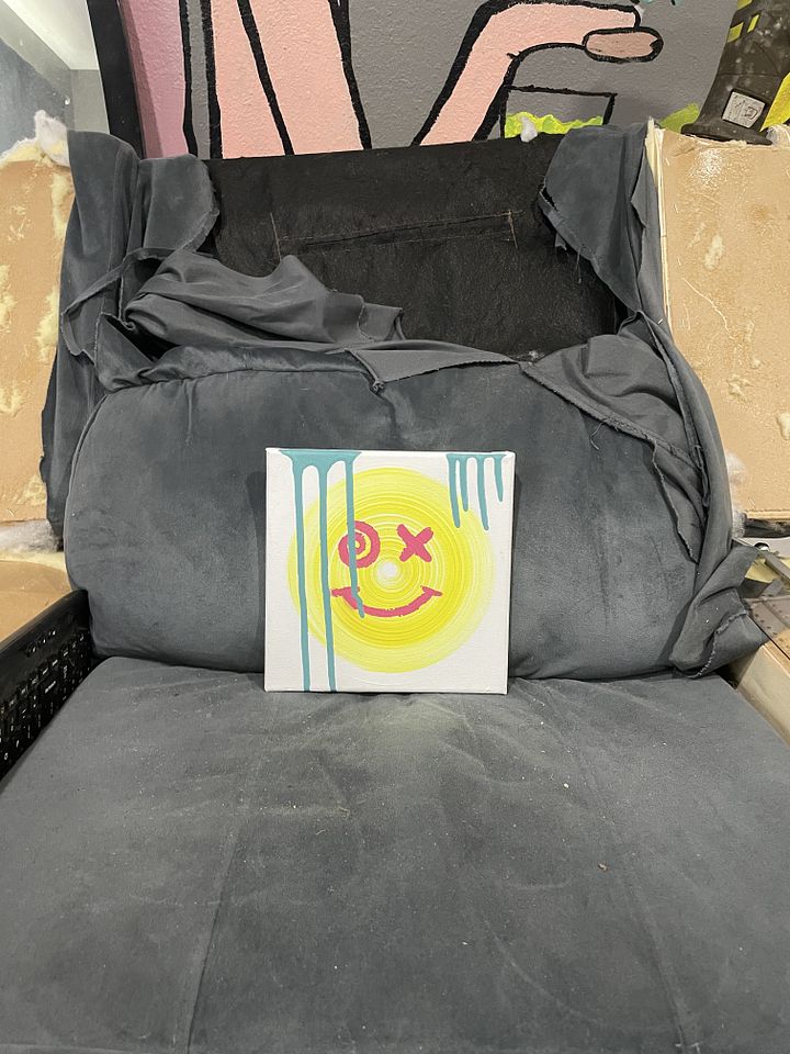 yellow smiley extra drip product image (1)