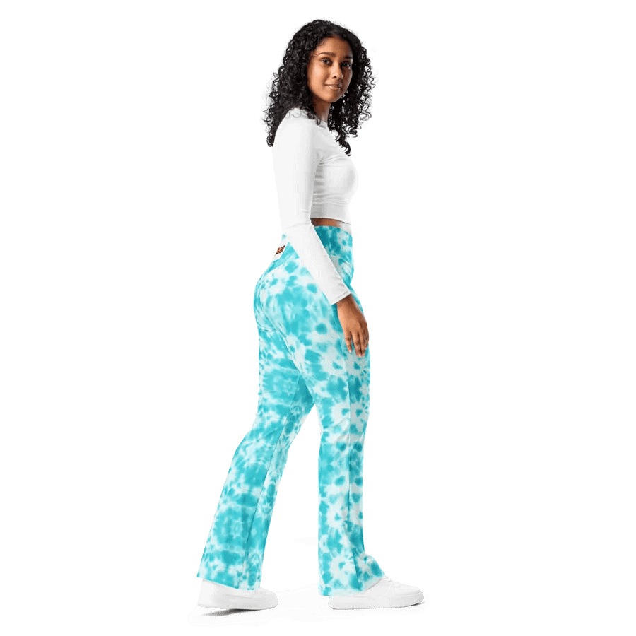 Sky Dream Flare Leggings product image (4)