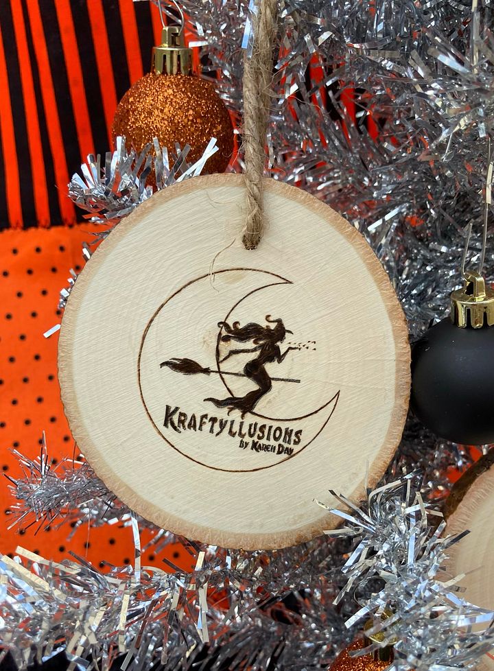 Old Hatty Pumpkin Ornament product image (2)