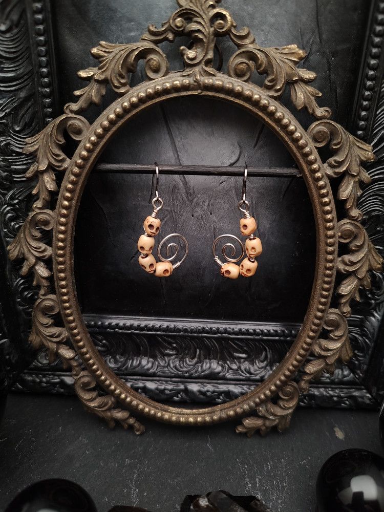 Earrings Bone Vault - Spiral Skulls Mini product image (2)