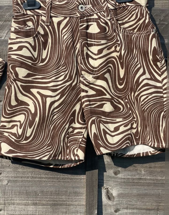 brown swirl shorts and glove set product image (2)