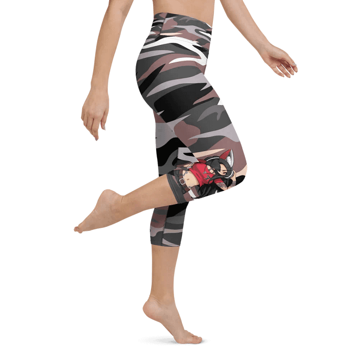 Camouflage Cat Yoga Capri Leggings product image (1)