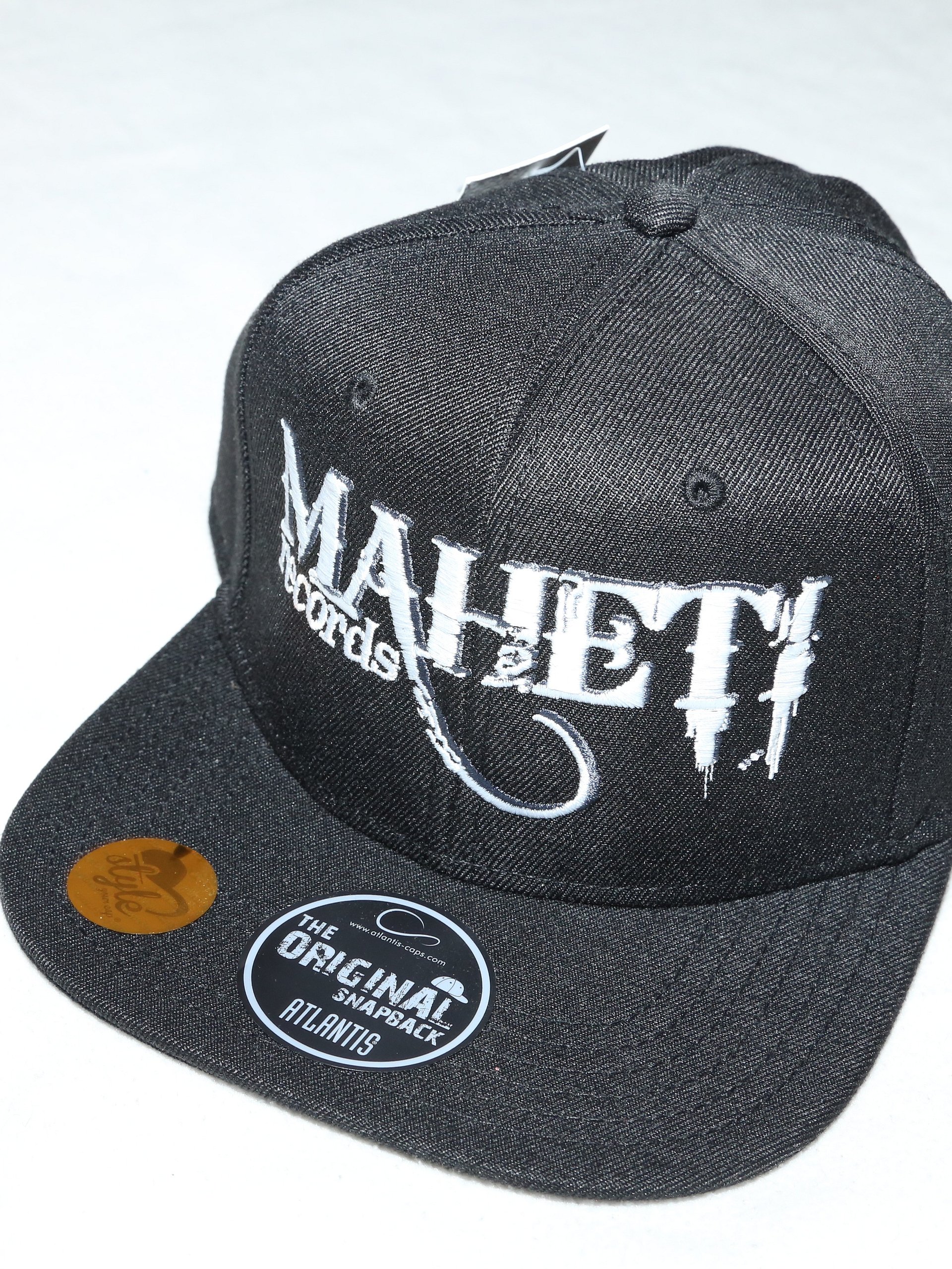 Maheti Cap / embroidered / black product image (1)