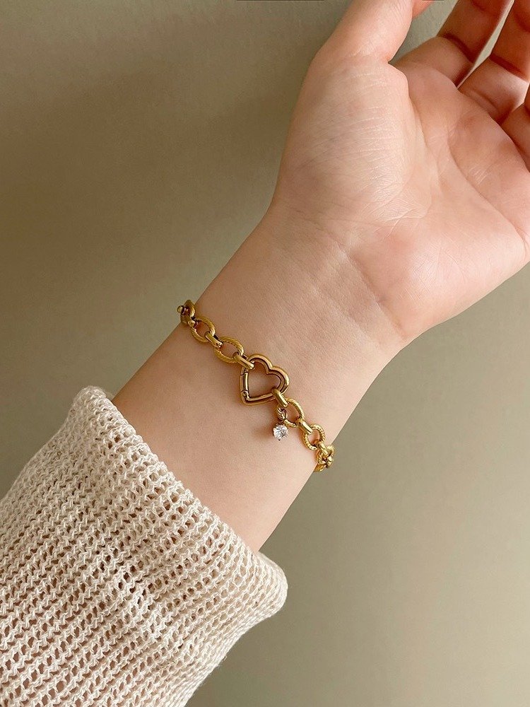 Love Buckle Chain Bracelet | 18K Gold Plated product image (2)