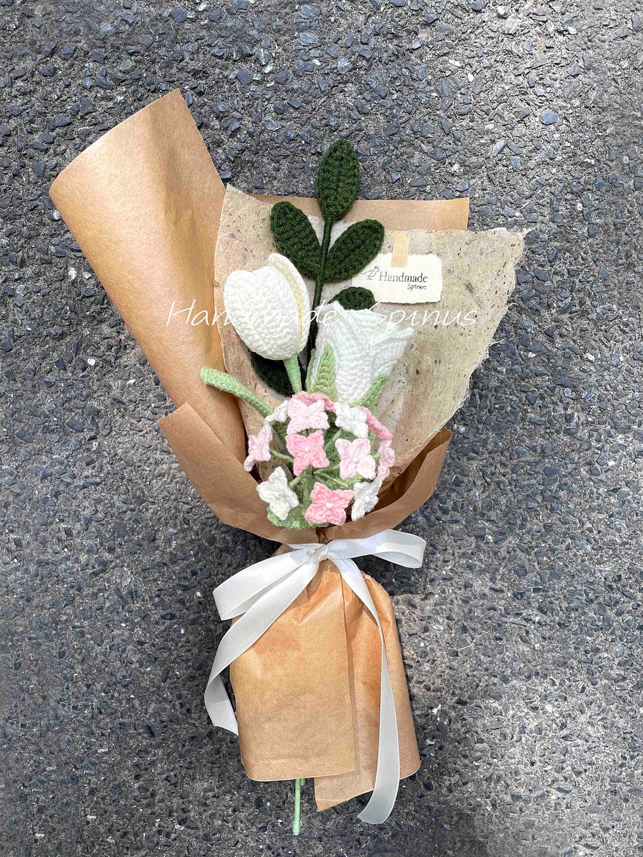 White & Pink Crochet Knit Bouquet product image (4)