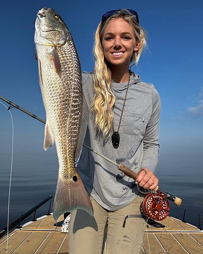 Well this was unexpected 💥 
Checked some new spots today and found a school of a few dozen reds. Threw in the mix and hooked ...