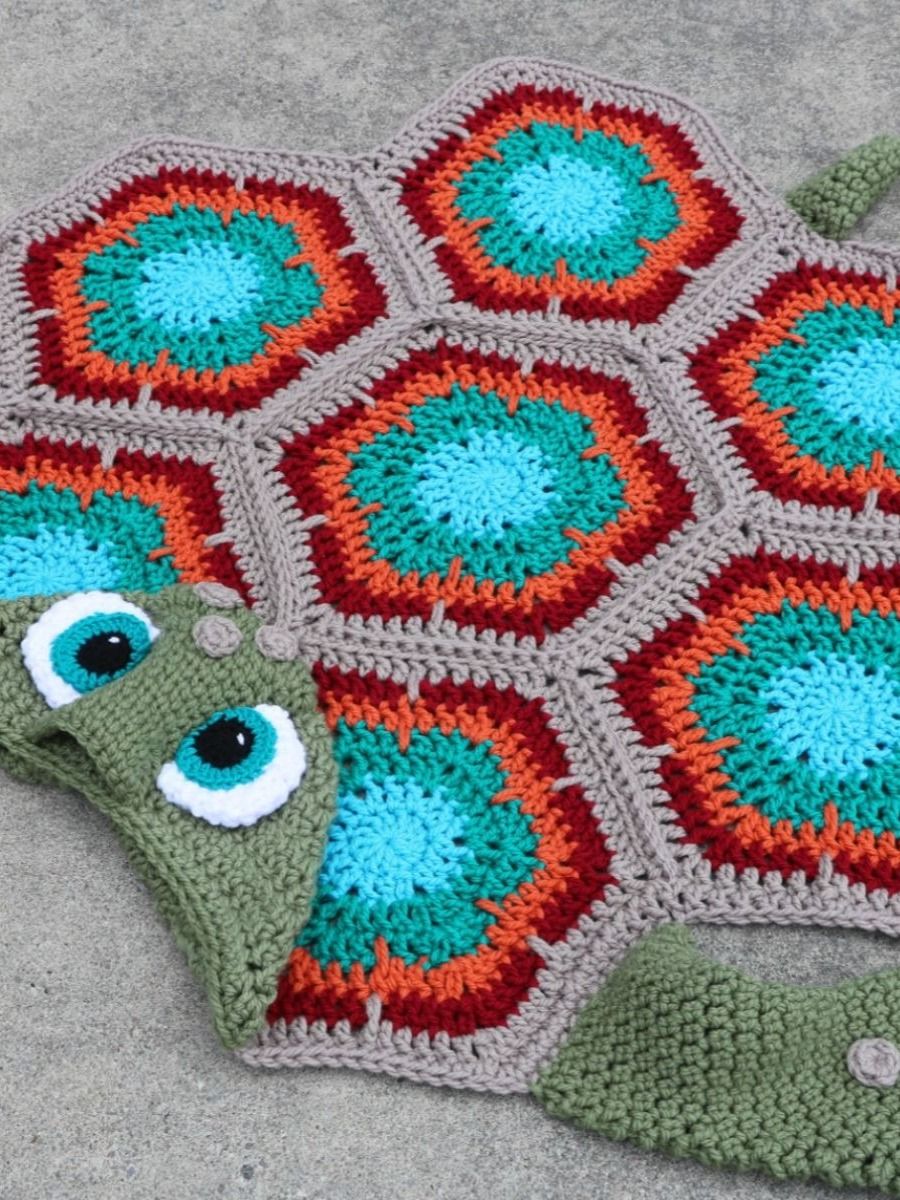 Hooded Sea Turtle Blanket Crochet Pattern product image (4)