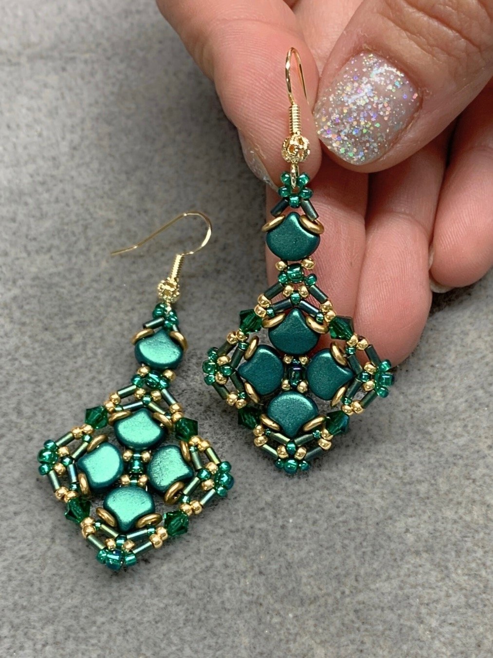 Queen’s Trellis Beaded Earrings - Green, gold product image (2)