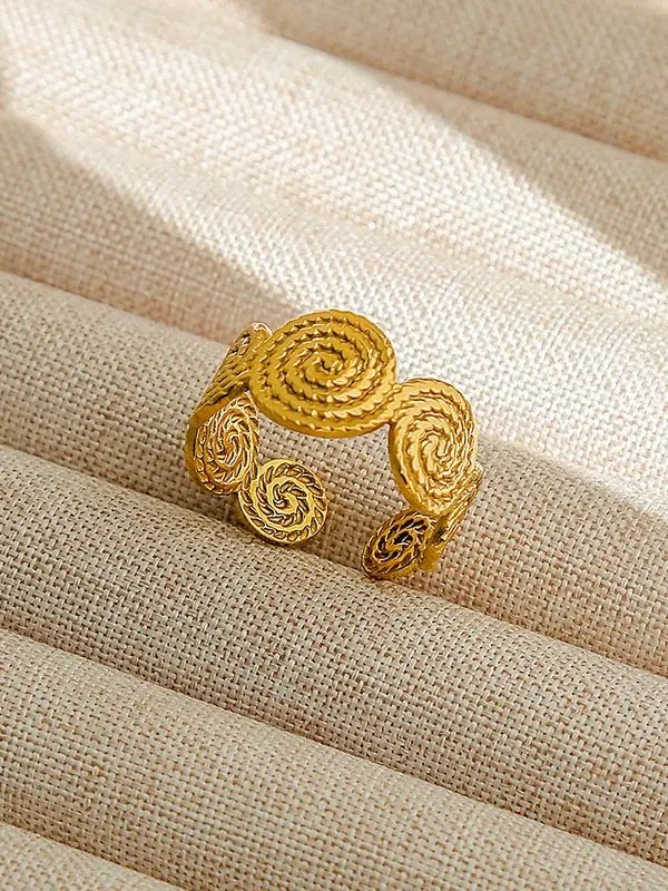 Valentina Ring product image (1)