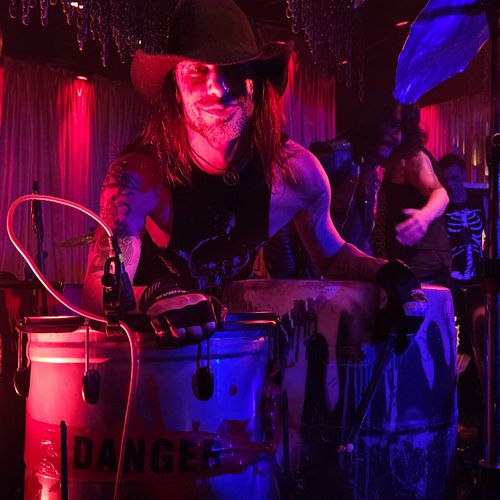 Next week catch @streetdrumcorps with @theused Sunday 5/11 @thewiltern & Thursday 5/15 @hobsandiego 🛢️⚙️⛓️

#Industrial #Stre...