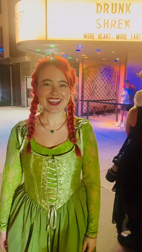 Hi, I’m Fiona 💚 & I made Drunk Shrek 🍸

#drunkshrek