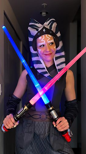 May the Force be with you⚔️ 

#starwars #maythe4thbewithyou #ahsoka #ahsokacosplay