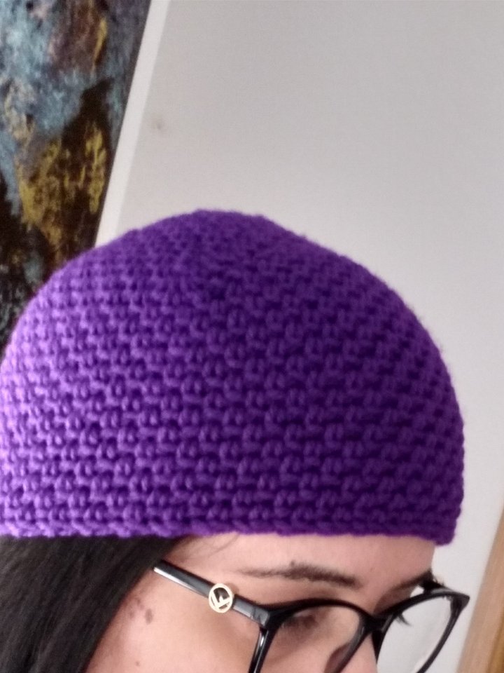 Moss stitch short beanie crochet pattern product image (1)