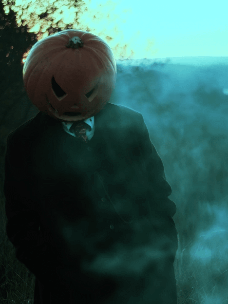 SOMETHINGS WATCHING (WALLPAPER X5) product image (5)